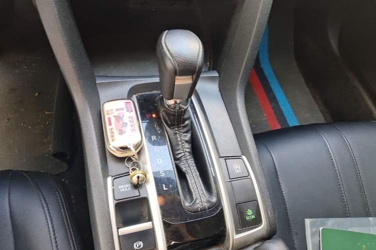 Used Honda Civic 2016 220TURBO CVT Luxury Edition Gear Lever