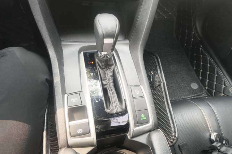 Used Honda Civic 2016 220TURBO CVT Luxury Edition Gear Lever