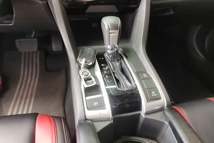 Used Honda Civic 2016 220TURBO CVT Luxury Edition Gear Lever