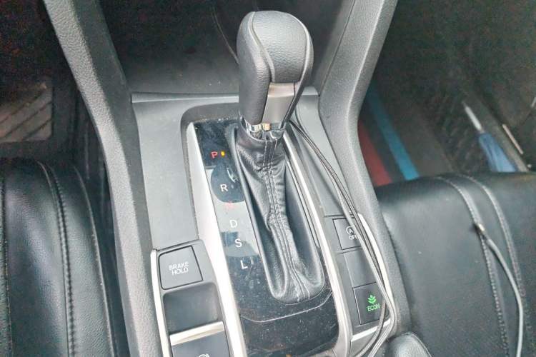 Used Honda Civic 2016 220TURBO CVT Luxury Edition Gear Lever