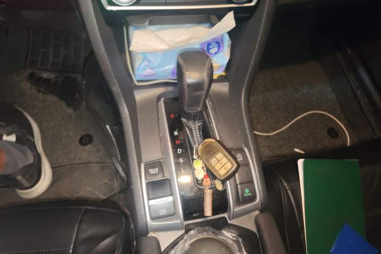 Used Honda Civic 2016 220TURBO CVT Luxury Edition Gear Lever