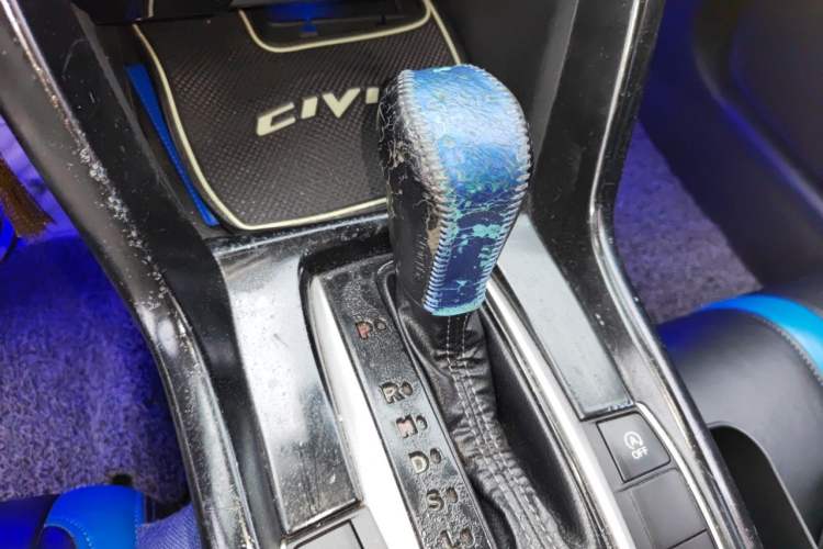 Used Honda Civic 2016 220TURBO CVT Luxury Edition Gear Lever