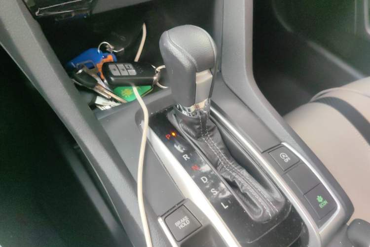 Used Honda Civic 2016 220TURBO CVT Luxury Edition Gear Lever