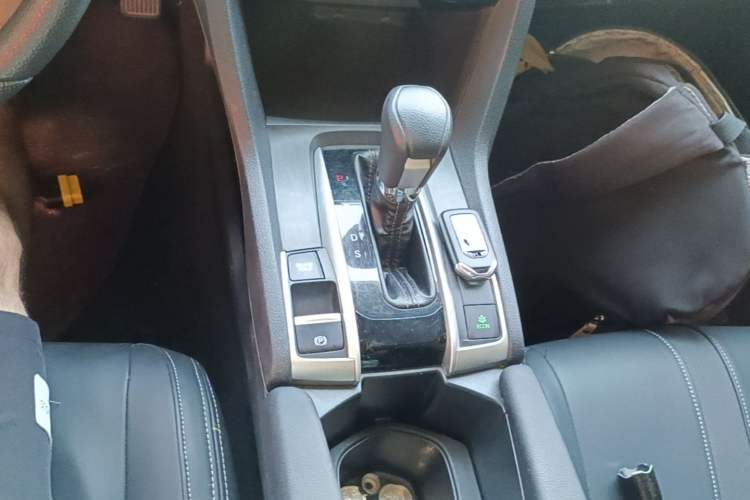 Used Honda Civic 2016 220TURBO CVT Luxury Edition Gear Lever