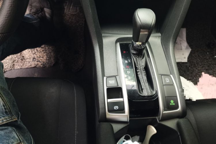 Used Honda Civic 2016 220TURBO CVT Luxury Edition Gear Lever