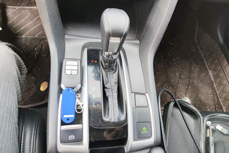 Used Honda Civic 2016 220TURBO CVT Luxury Edition Gear Lever