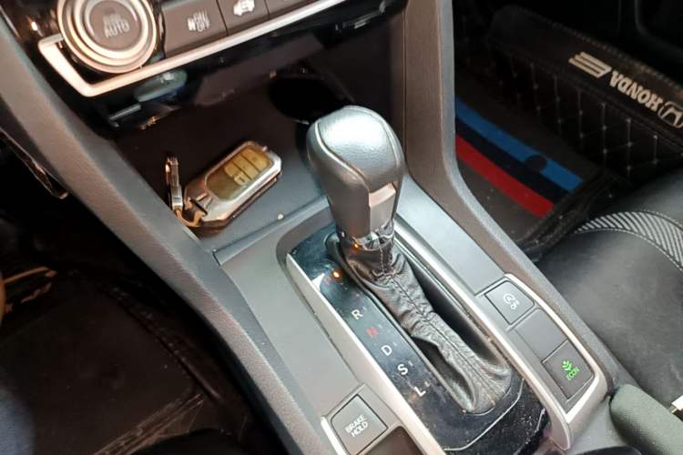 Used Honda Civic 2016 220TURBO CVT Luxury Edition Gear Lever