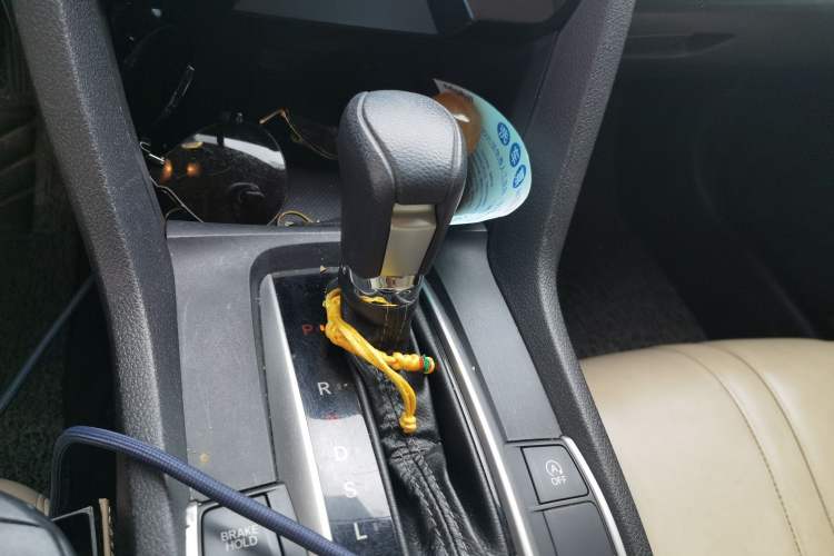 Used Honda Civic 2016 220TURBO CVT Luxury Edition Gear Lever