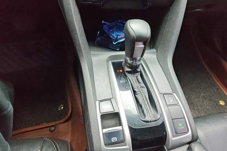 Used Honda Civic 2016 220TURBO CVT Luxury Edition Gear Lever