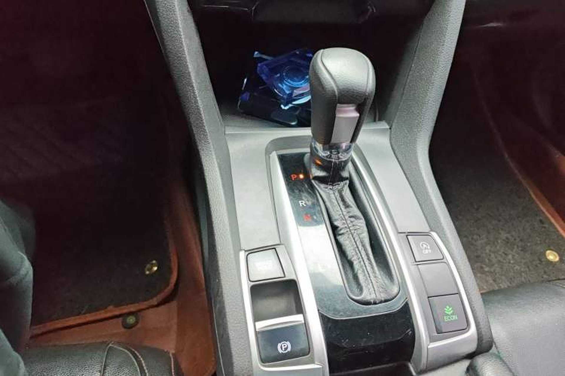 Used Honda Civic 2016 220TURBO CVT Luxury Edition Gear Lever