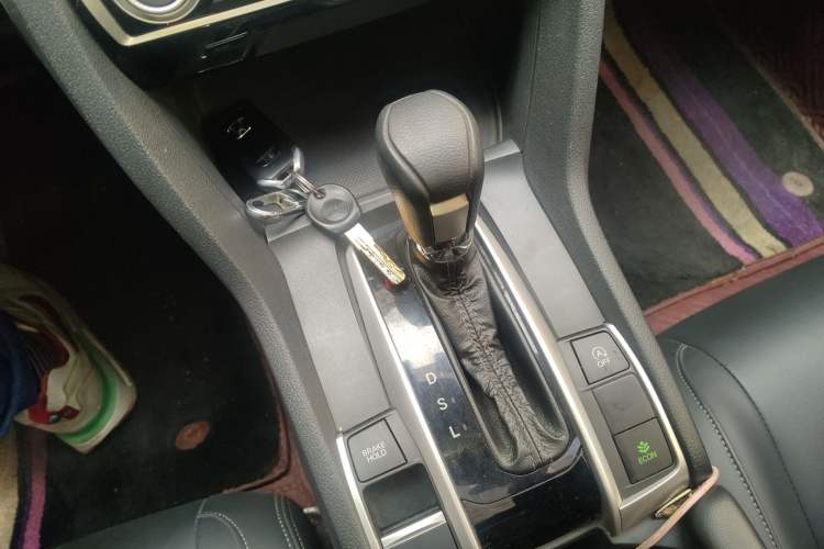 Used Honda Civic 2016 220TURBO CVT Luxury Edition Gear Lever