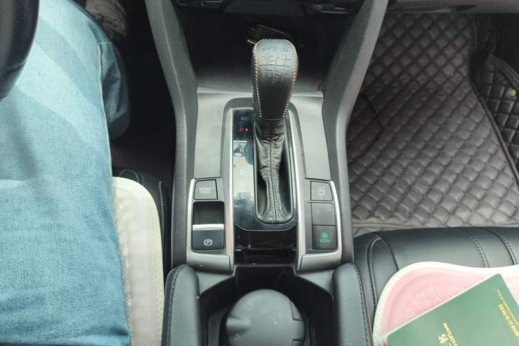 Used Honda Civic 2016 220TURBO CVT Luxury Edition Gear Lever