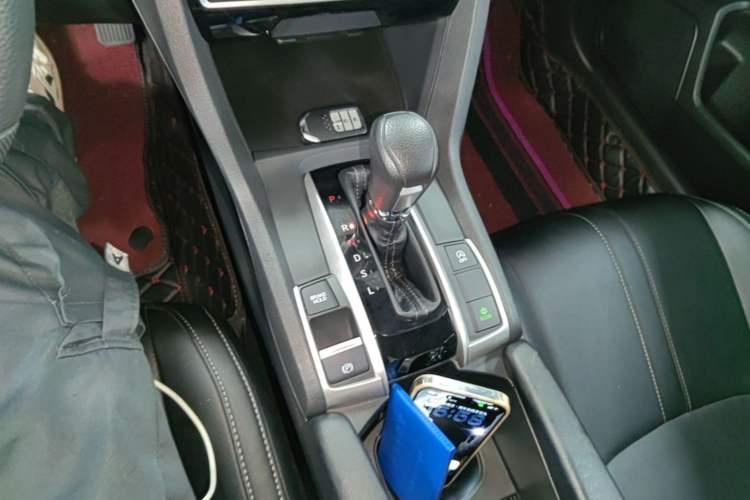 Used Honda Civic 2016 220TURBO CVT Luxury Edition Gear Lever