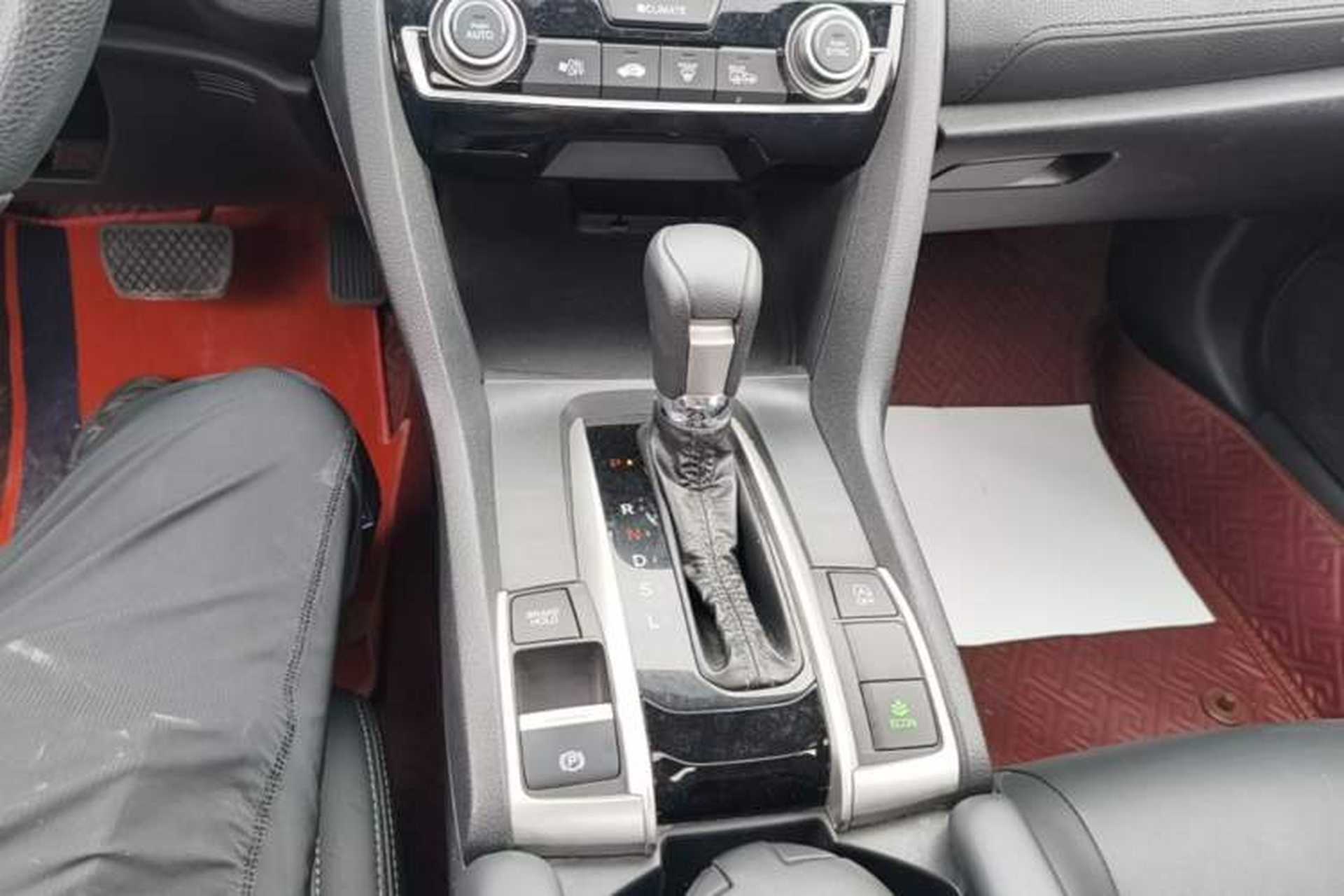Used Honda Civic 2016 220TURBO CVT Luxury Edition Gear Lever