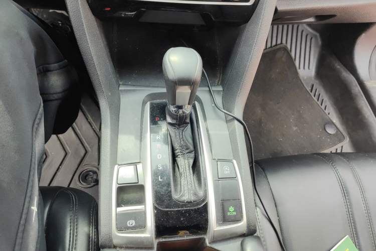 Used Honda Civic 2016 220TURBO CVT Luxury Edition Gear Lever