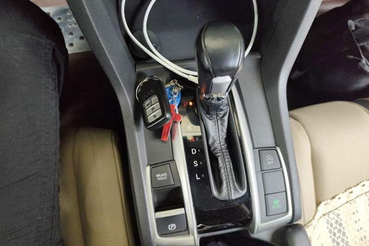 Used Honda Civic 2016 220TURBO CVT Prestige Edition Gear Lever
