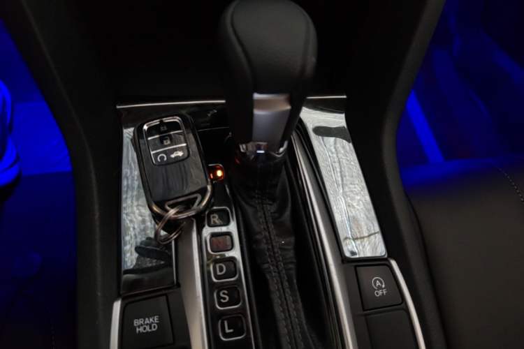 Used Honda Civic 2016 220TURBO CVT Luxury Edition Gear Lever