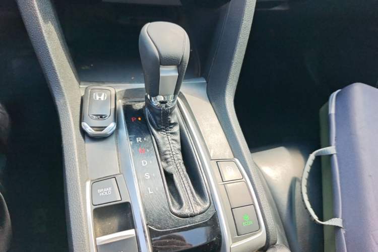 Used Honda Civic 2016 220TURBO CVT Luxury Edition Gear Lever