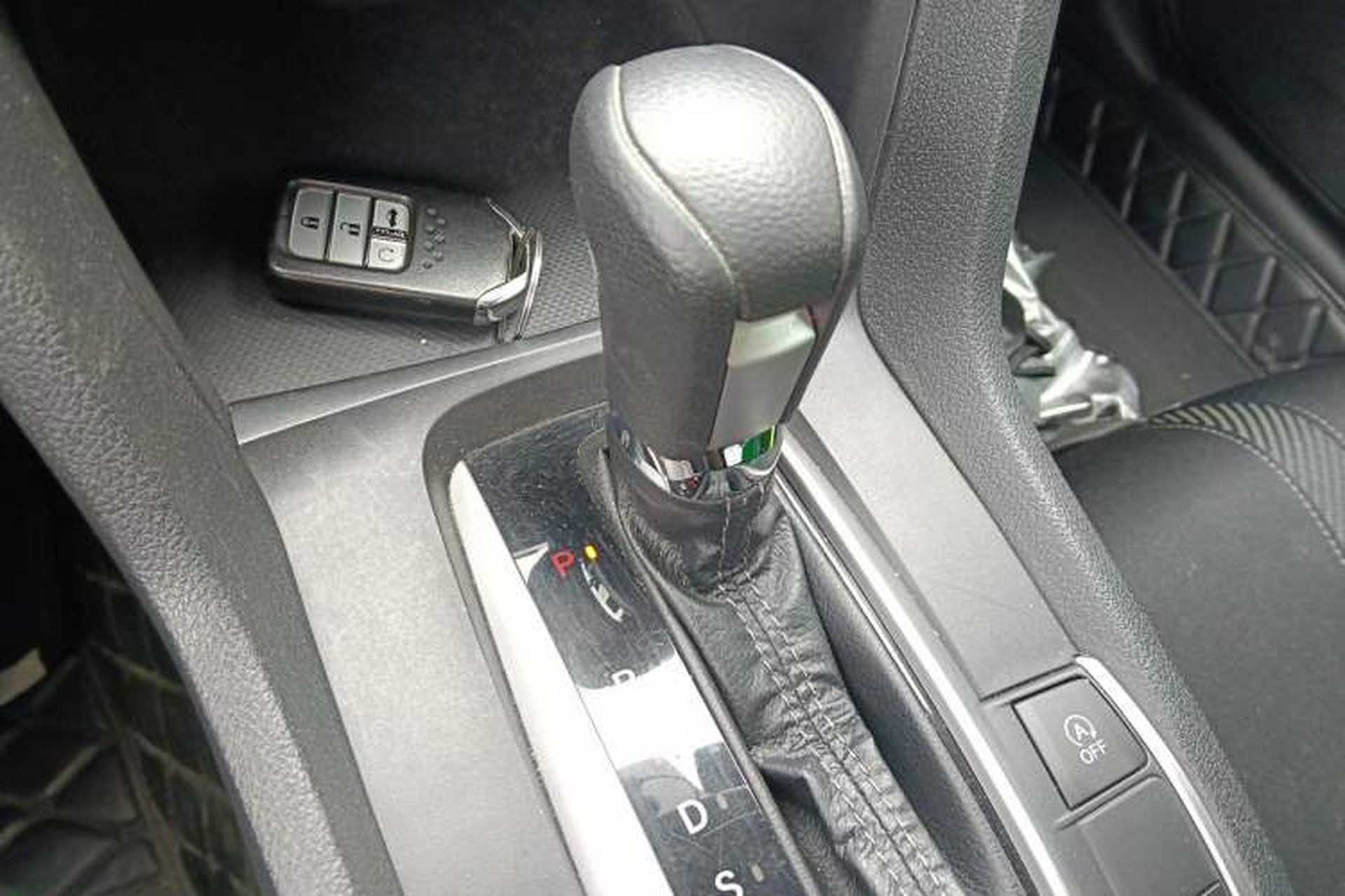 Used Honda Civic 2016 220TURBO CVT Luxury Edition Gear Lever