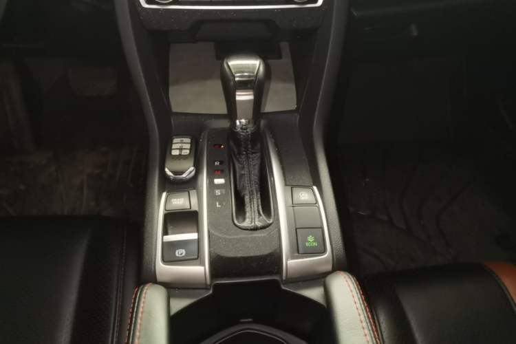 Used Honda Civic 2016 220TURBO CVT Luxury Edition Gear Lever