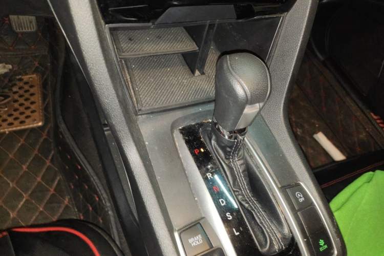 Used Honda Civic 2016 220TURBO CVT Luxury Edition Gear Lever
