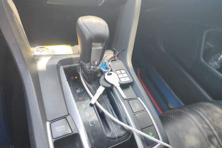 Used Honda Civic 2016 220TURBO CVT Luxury Edition Gear Lever