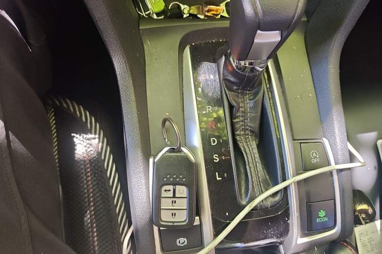 Used Honda Civic 2016 220TURBO CVT Luxury Edition Gear Lever