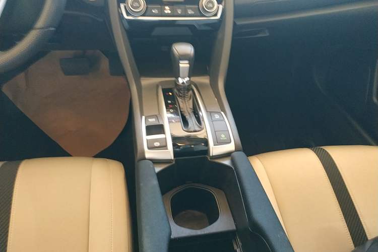 Used Honda Civic 2016 220TURBO CVT Luxury Edition Gear Lever