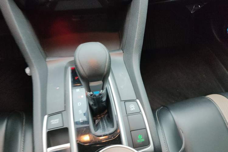 Used Honda Civic 2016 220TURBO CVT Luxury Edition Gear Lever