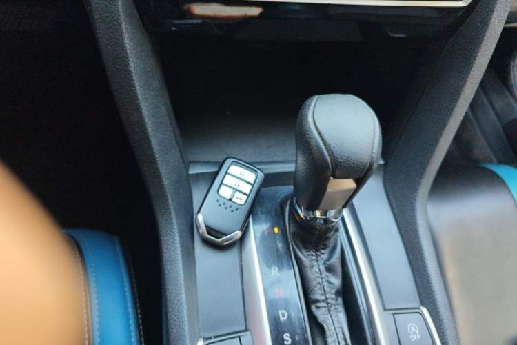 Used Honda Civic 2016 220TURBO CVT Luxury Edition Gear Lever
