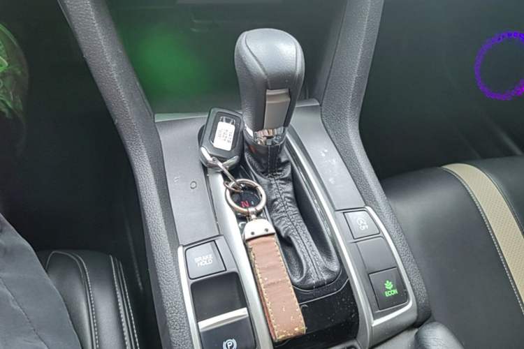 Used Honda Civic 2016 220TURBO CVT Luxury Edition Gear Lever