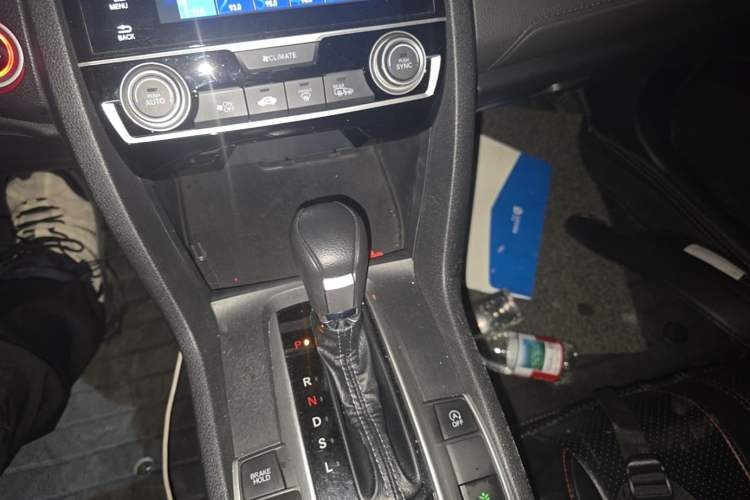 Used Honda Civic 2016 220TURBO CVT Luxury Edition Gear Lever