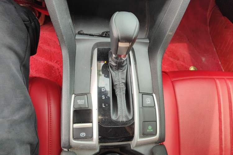 Used Honda Civic 2016 220TURBO CVT Luxury Edition Gear Lever