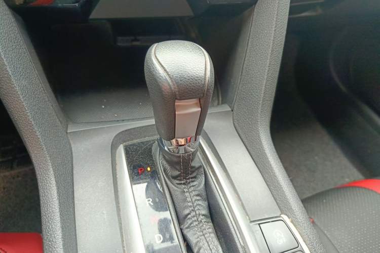 Used Honda Civic 2016 220TURBO CVT Luxury Edition Gear Lever