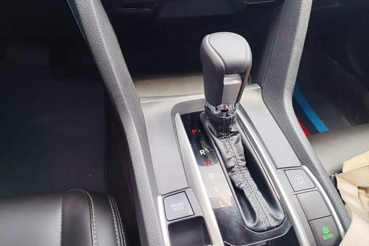 Used Honda Civic 2016 220TURBO CVT Luxury Edition Gear Lever