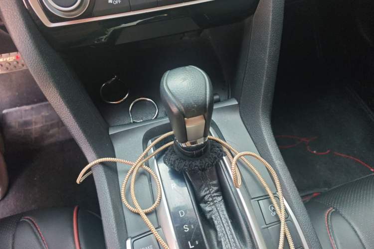 Used Honda Civic 2016 220TURBO CVT Luxury Edition Gear Lever