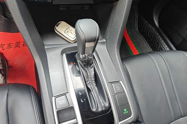Used Honda Civic 2016 220TURBO CVT Luxury Edition Gear Lever