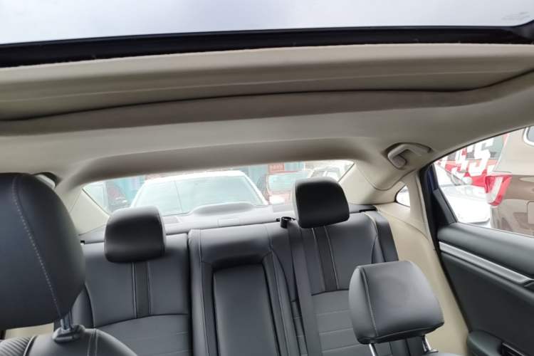 Used Honda Civic 2016 220TURBO CVT Luxury Edition Headliner