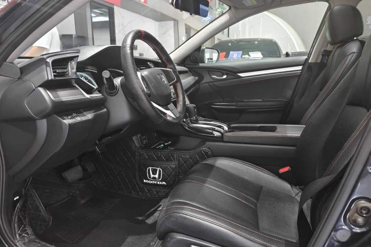 Used Honda Civic 2016 220TURBO CVT Luxury Edition Interior 1