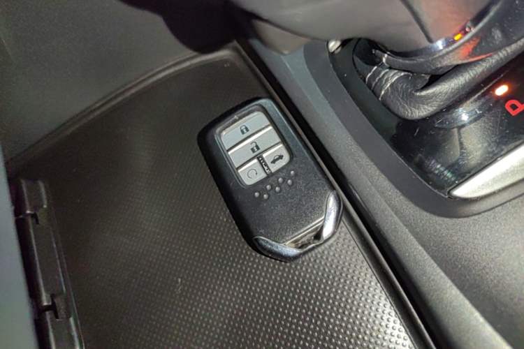 Used Honda Civic 2016 220TURBO CVT Luxury Edition Interior 1