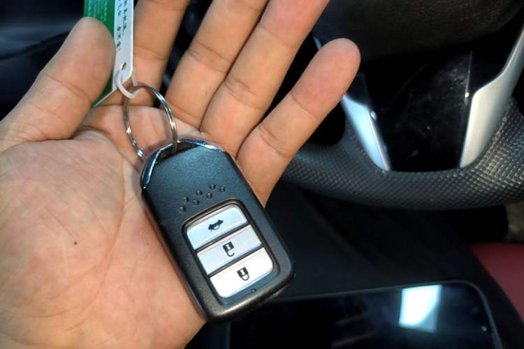 Used Honda Civic 2016 220TURBO Manual Luxury Edition Interior 1