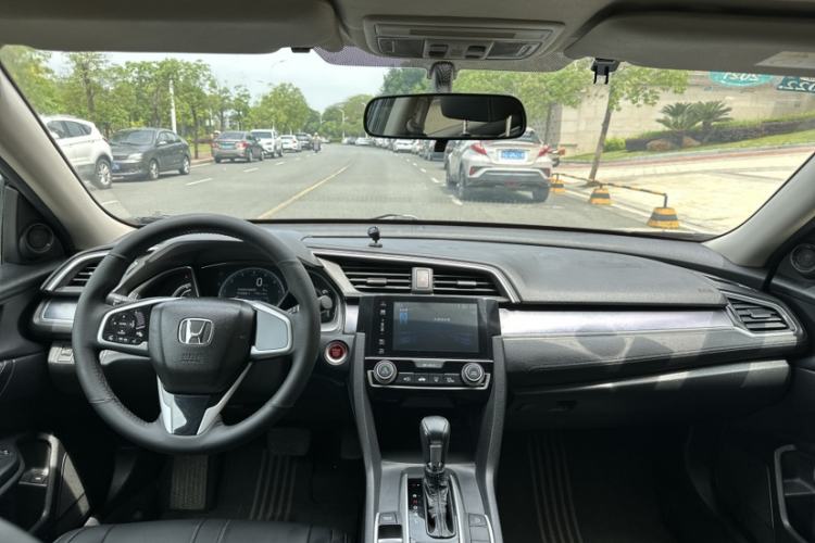 Used Honda Civic 2016 220TURBO CVT Luxury Edition Interior 1
