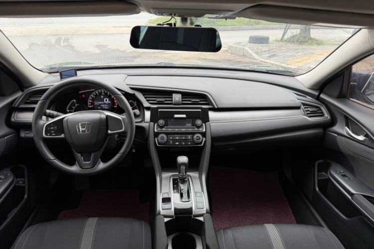 Used Honda Civic 2016 180TURBO CVT Comfort Version Interior 2