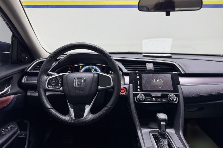 Used Honda Civic 2016 220TURBO CVT Luxury Edition Interior 2