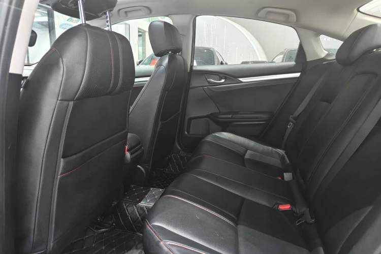 Used Honda Civic 2016 220TURBO CVT Luxury Edition Interior 2