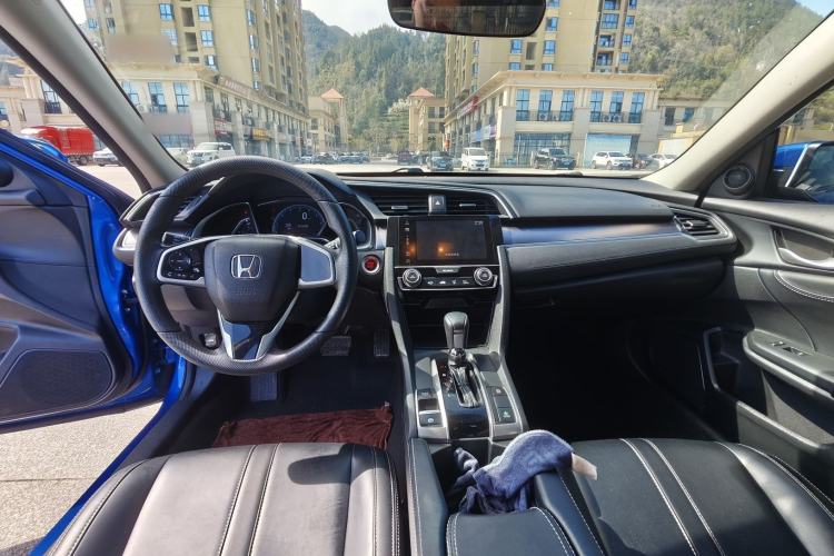 Used Honda Civic 2016 220TURBO CVT Luxury Edition Interior 2