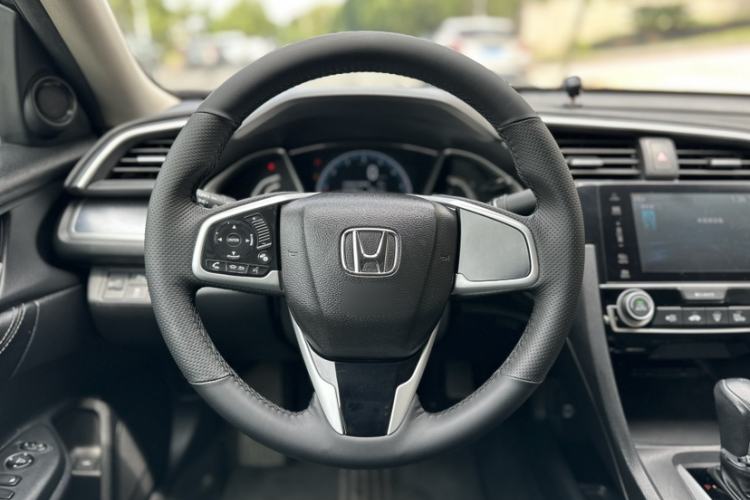 Used Honda Civic 2016 220TURBO CVT Luxury Edition Interior 2