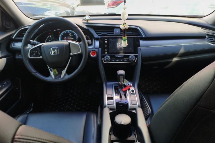 Used Honda Civic 2016 220TURBO CVT Luxury Edition Interior 2