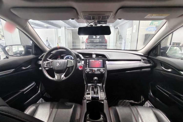 Used Honda Civic 2016 220TURBO CVT Luxury Edition Interior 3