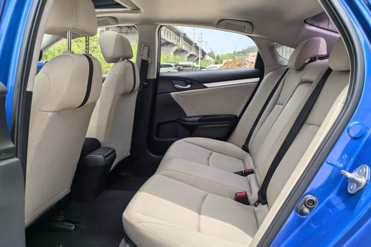 Used Honda Civic 2016 220TURBO Manual Luxury Edition Interior 3